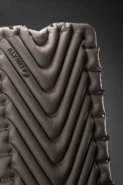 Klymit Insulated Static V Luxe - Isomatte 9 Klymit Insulated Static V Luxe - Isomatte -Deuter Verkaufs-Shop klymit insulated static v luxe isomatte detail 3